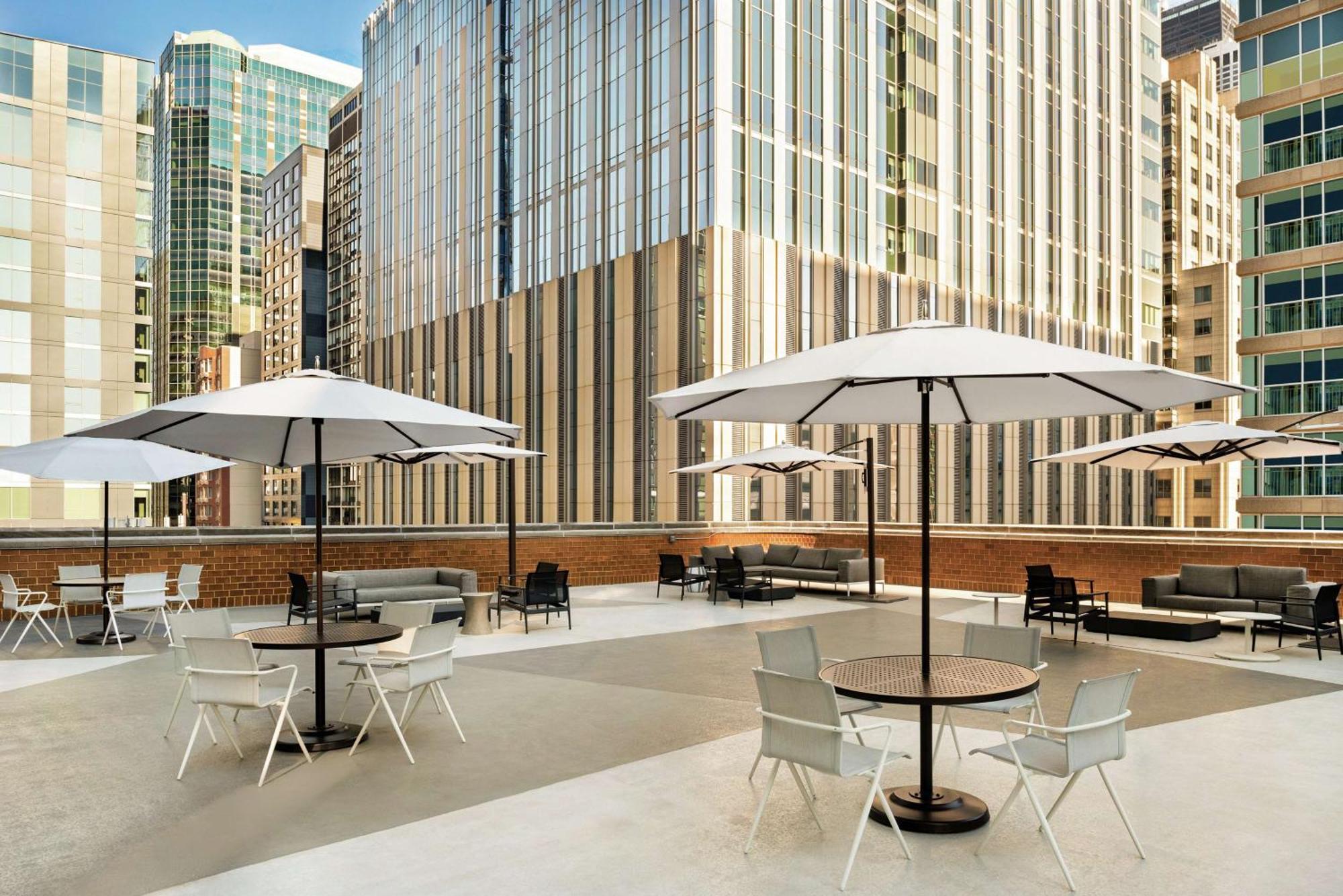 Hilton Grand Vacations Club Chicago Magnificent Mile Hotel Exterior foto